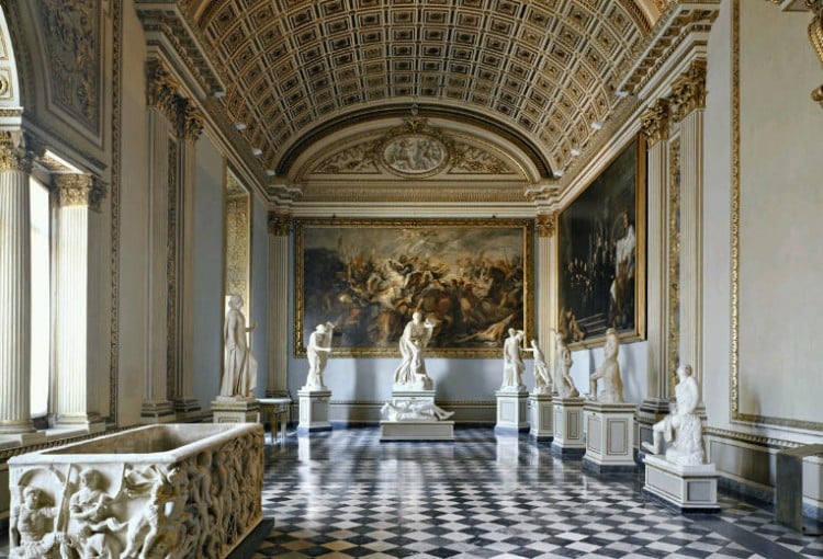 uffizi gallery tour in the halls