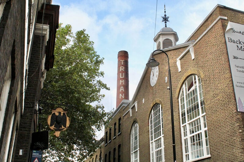 Dark Past of London Walking Tour LivTours