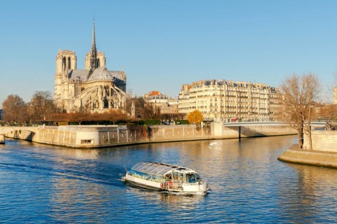 Full day tour Paris LivTours