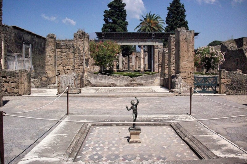 naples port to pompeii