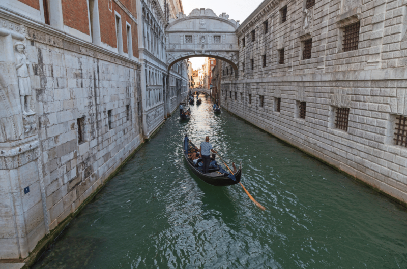 venice ghost tour livtours