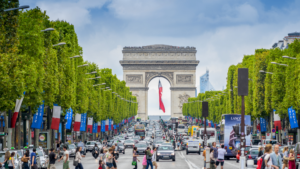 When to go to Paris featured image