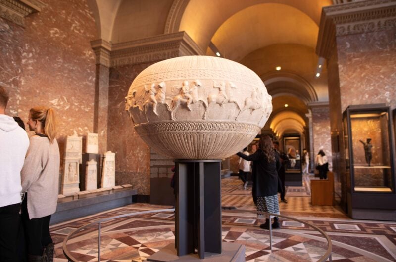 Paris Louvre tour