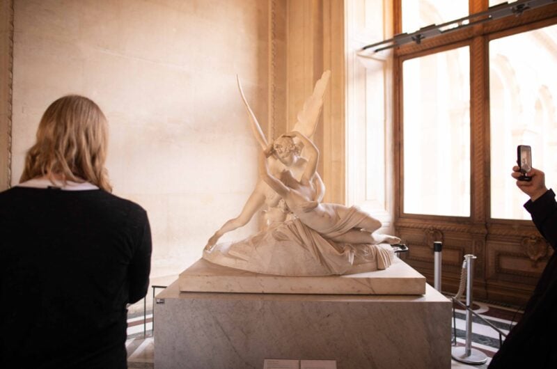Louvre tour in paris