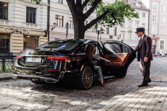 Luxury Mercedes Chauffeur Transfer Service