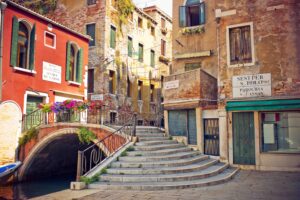 Visiting Venice: 10 Things you must know featured image