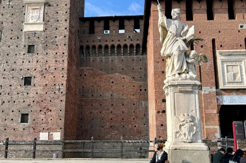 Private Milan Walking Tour with Sforza Castle