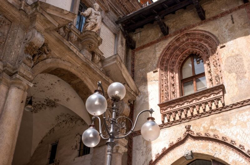 Piazza Mercanti Milan Private walking tour Livtours