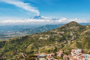 3 Active Volcanoes in Italy featured image