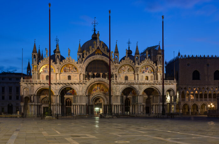 st mark's basilica tour at night