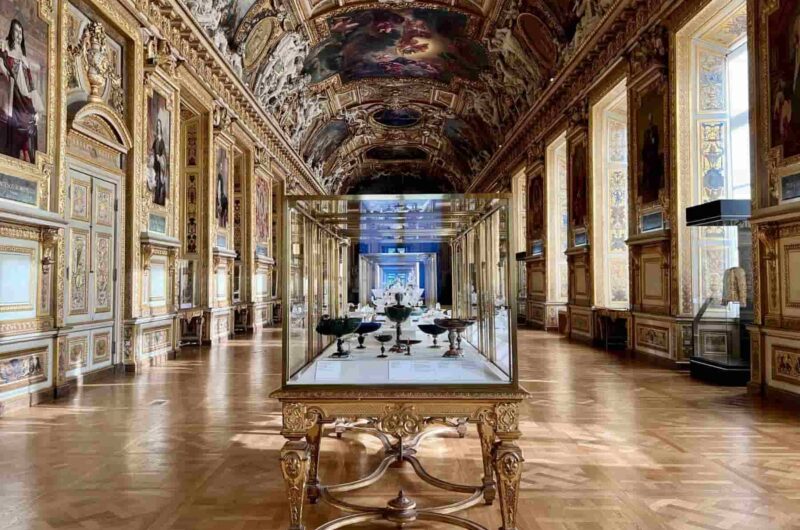 small image * Louvre Museum Paris hallway