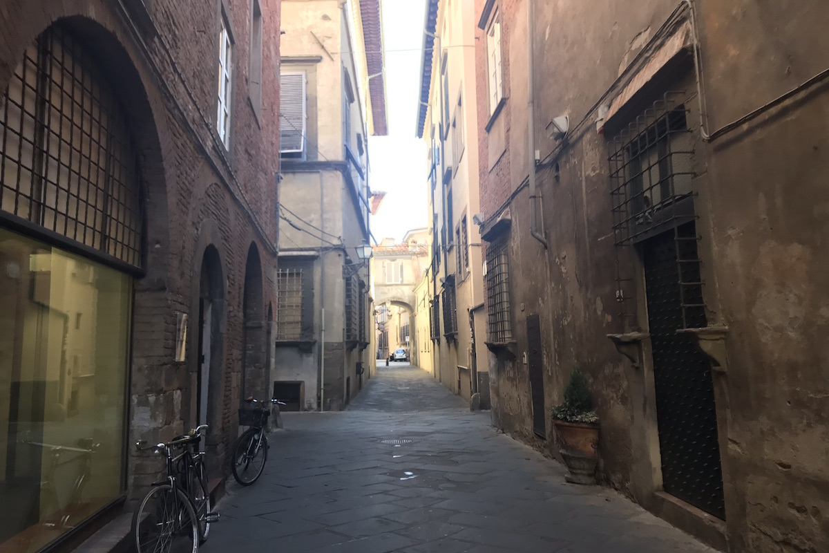 best lucca and pisa tour livtours