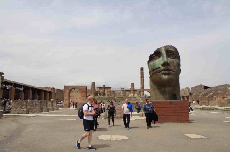 small image * Pompeii tour in the square