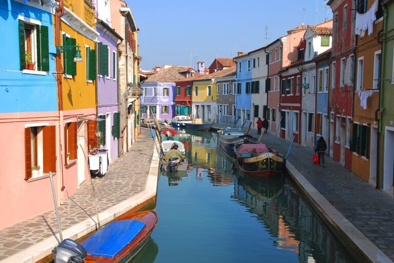 Private Venice Highlights & Murano Glass Tour LivTours