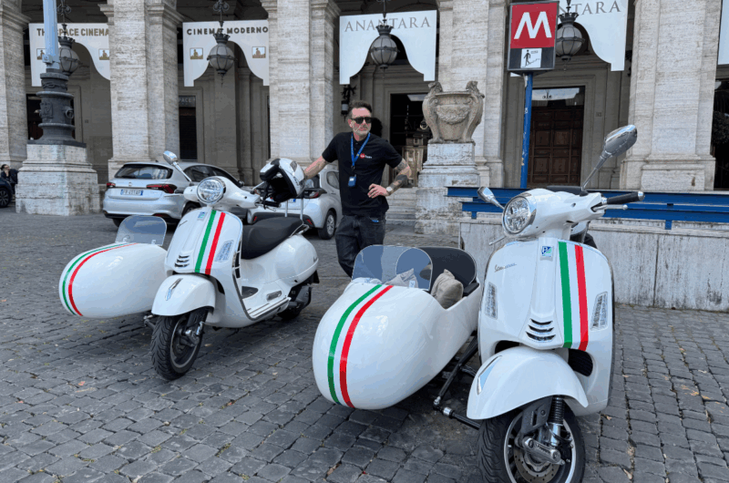 LivTours Vespa Side Car B4