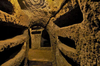 catacombs night tour rome
