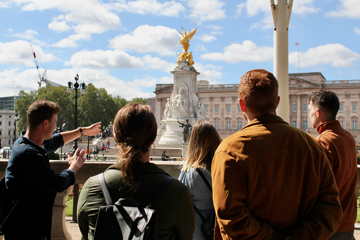 Westminster City Tour with Changing of the Guard LivTours