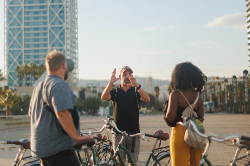 three people bike tour barcelona
