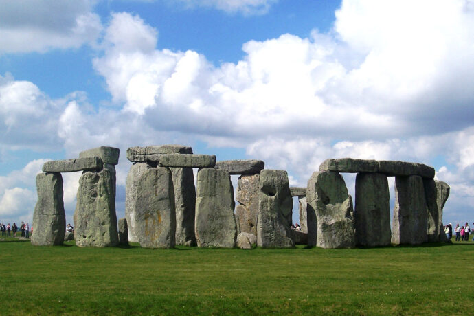 Bath & Stonehenge from London LivTours