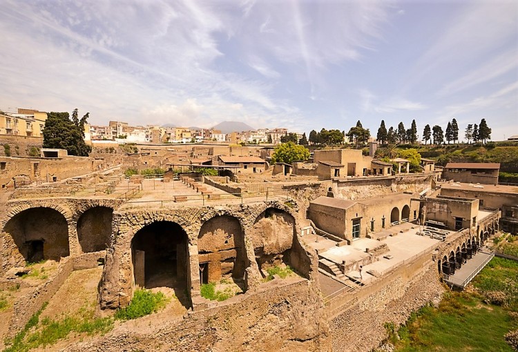 pompeii and herculaneum tour