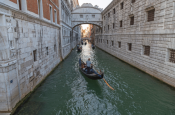 venice ghost tour livtours