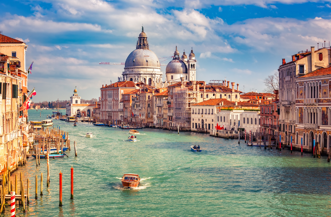 Venice: Epiphany Regatta - Dream of Italy