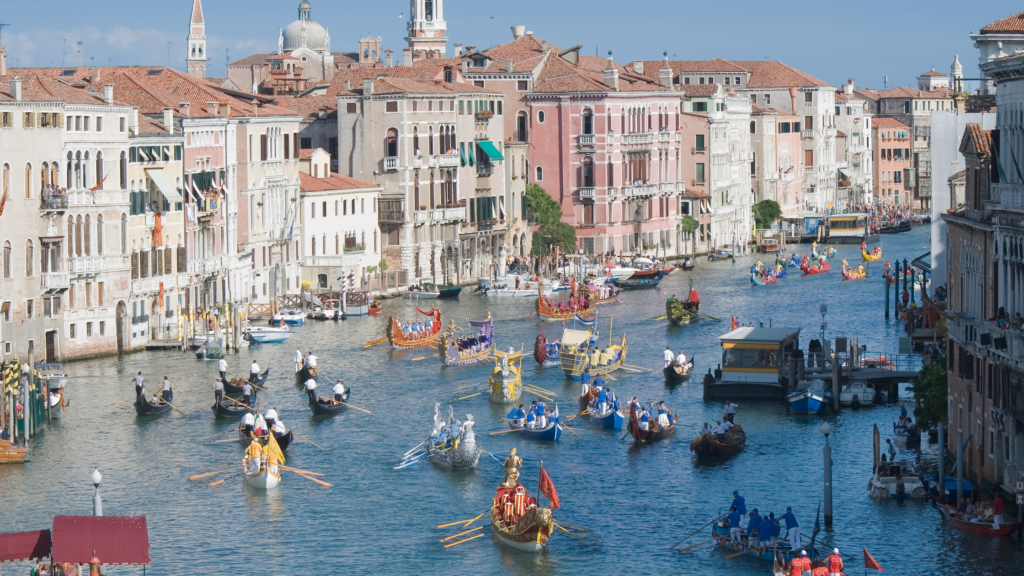 Venice: Epiphany Regatta - Dream of Italy