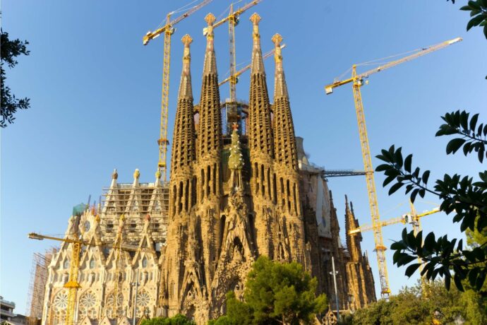 Highlights of Sagrada Familia Tour | Semi-Private Experience - LivTours