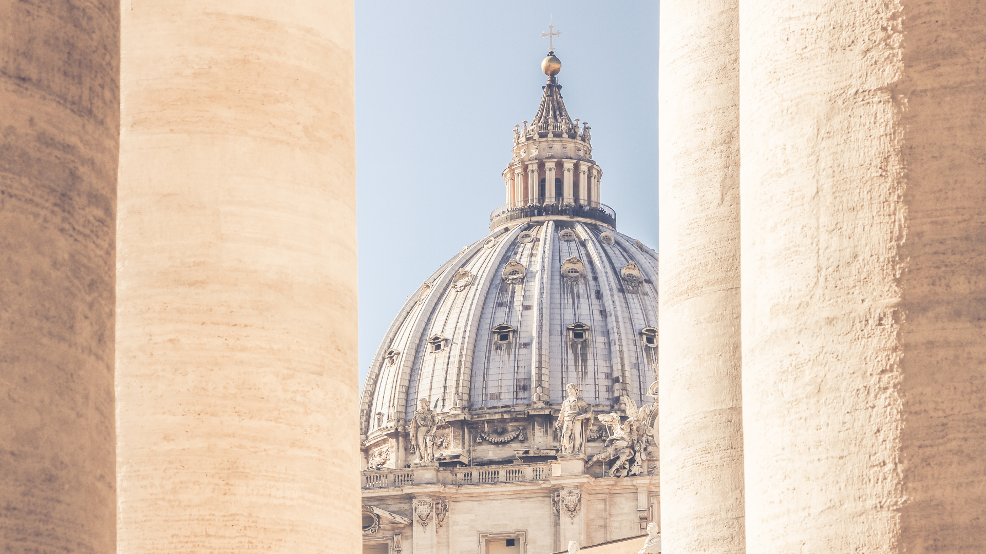 The BEST times to visit the Vatican featured image