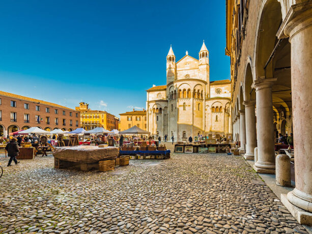 Modena Piazza guided tour