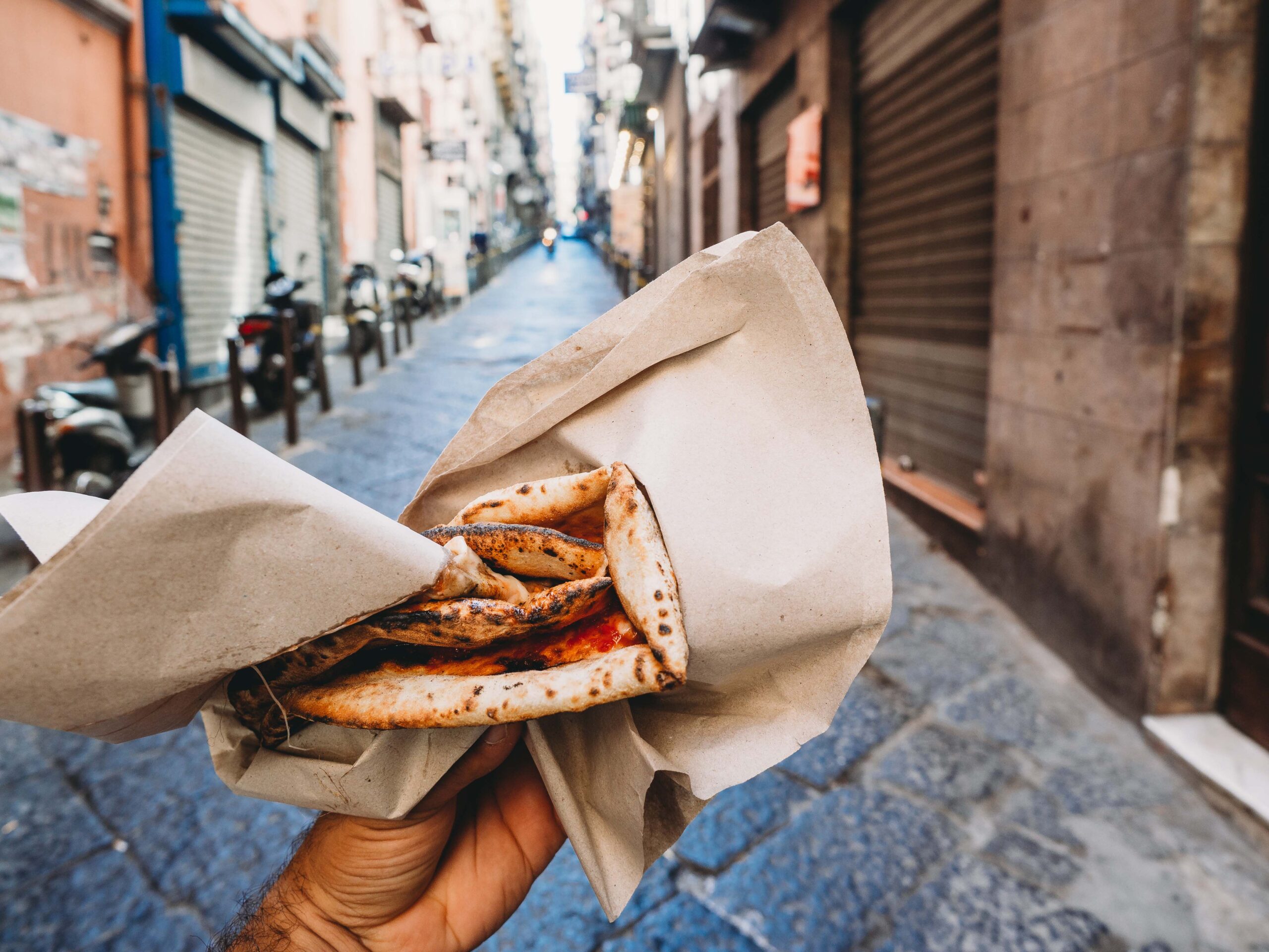Exploring the Irresistible Magic of Pizza in Naples! featured image