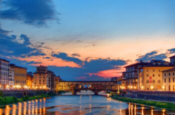 Pisa International to Florence Luxury Mercedes chauffeur Transfer night time
