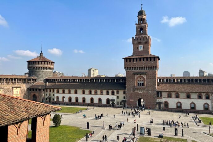 Private Milan Walking Tour with Sforza Castle