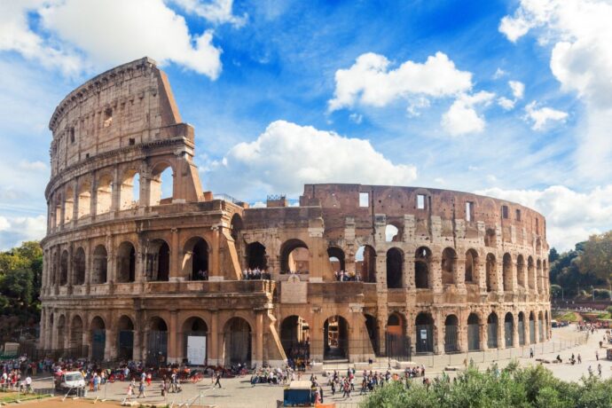 Colosseum arena and roman forum tour with aperitif